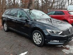 Schwarz Gebraucht 2015 VW Passat Comfortline Kombi | 9.800 € (Guter Preis)