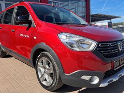 Rot Gebraucht 2020 Dacia Lodgy Stepway Van / Kleinbus | 14.999 € (Etwas zu teuer)