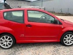 Rot Gebraucht 2006 Citroën C2 VTR Sport Kleinwagen | 1.000 € (Etwas zu teuer)