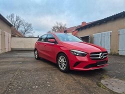Rot Gebraucht 2019 Mercedes B180 Progressive Van / Kleinbus | 20.999 € (Fairer Preis)