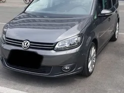 Grau Gebraucht 2012 VW Touran Highline Van / Kleinbus | 11.499 € (Teuer)