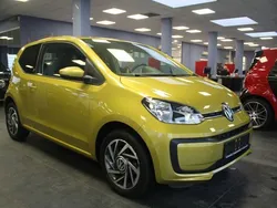 Gelb Gebraucht 2017 VW up! Sound Kleinwagen | 8.480 € (Fairer Preis)