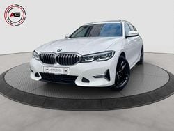 Alpinweiß Gebraucht 2021 BMW 320 Luxury Line Kombi | 27.500 € (Guter Preis)