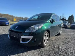Grün Gebraucht 2010 Renault Scénic III Luxe Van / Kleinbus | 2.999 € (Guter Preis)