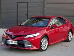 Rot Gebraucht 2020 Toyota Camry Executive Limousine | 22.500 € (Superpreis)