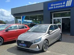 Grau Gebraucht 2023 Hyundai i20 Select Limousine | 16.300 € (Fairer Preis)