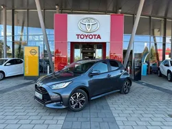 Grau Neu 2025 Toyota Yaris Hybrid Comfort Limousine | 27.790 € (Etwas zu teuer)