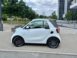 Weiß Gebraucht 2019 Smart ForTwo Cabrio Brabus Cabrio | 20.500 € (Fairer Preis)