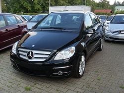 Schwarz metallic Gebraucht 2011 Mercedes B200 Van / Kleinbus | 11.990 €