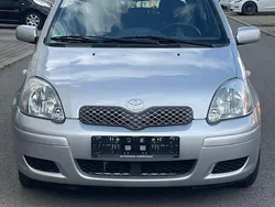 Silber Gebraucht 2005 Toyota Yaris Limousine | 3.300 € (Etwas zu teuer)