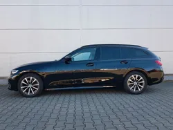 Schwarz Gebraucht 2021 BMW 318 Sport Line Kombi | 23.900 € (Fairer Preis)