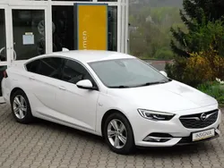 Weiß Gebraucht 2018 Opel Insignia Innovation Limousine | 14.990 € (Superpreis)