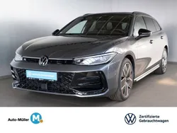 Grau Gebraucht 2024 VW Passat R-line Kombi | 44.980 €