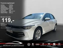 Weiß Gebraucht 2024 VW Golf VIII Life Limousine | 25.890 € (Guter Preis)