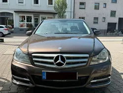 Braun Gebraucht 2012 Mercedes C200 Avantgarde Limousine | 8.000 € (Fairer Preis)