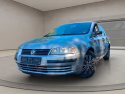 Grau Gebraucht 2003 Fiat Stilo Active Limousine | 2.193 € (Teuer)