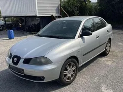 Grau Gebraucht 2002 Seat Cordoba Sport Limousine | 1.500 €