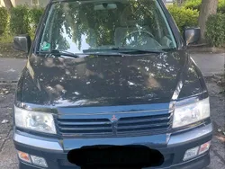 Schwarz Gebraucht 2000 Mitsubishi Space Wagon Van / Kleinbus | 900 €
