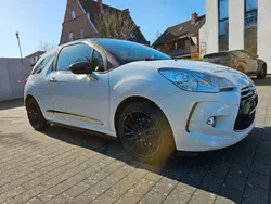 Weiß Gebraucht 2010 Citroën DS3 Sport Chic Limousine | 2.800 € (Fairer Preis)