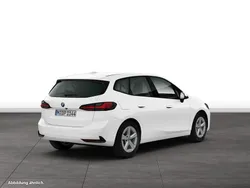 Weiß Gebraucht 2024 BMW 218 Active Tourer Van / Kleinbus | 30.728 € (Fairer Preis)