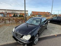 Schwarz Gebraucht 2006 Mercedes C320 Kombi | 3.000 € (Etwas zu teuer)