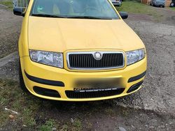 Gelb Gebraucht 2007 Skoda Fabia Kleinwagen | 999 € (Fairer Preis)
