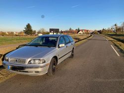 Silber Gebraucht 2000 Volvo V40 Kombi | 500 €