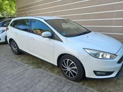 Weiß Gebraucht 2018 Ford Focus Cool & Connect Limousine | 5.799 €