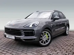 Quarzitgraumetallic Gebraucht 2021 Porsche Cayenne SUV | 71.890 € (Superpreis)