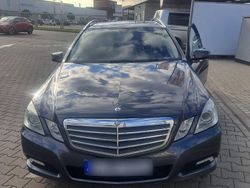 Grau Gebraucht 2010 Mercedes E350 Avantgarde Kombi | 10.450 € (Guter Preis)