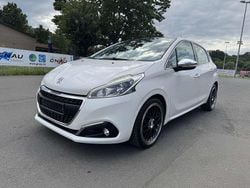 Blanc banquise Gebraucht 2017 Peugeot 208 Allure Kleinwagen | 8.900 € (Fairer Preis)