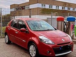 Rot Gebraucht 2010 Renault Clio II Expression Kleinwagen | 3.250 € (Etwas zu teuer)