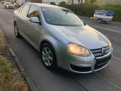 Silber Gebraucht 2006 VW Jetta Limousine | 3.200 € (Etwas zu teuer)