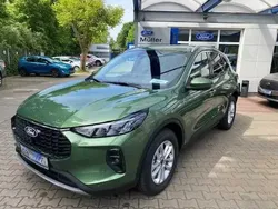 Grün (bursting grün) Neu 2025 Ford Kuga Titanium SUV | 33.650 € (Superpreis)
