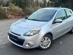 Silber Gebraucht 2009 Renault Clio II Kleinwagen | 2.999 € (Fairer Preis)