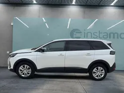 Weiß Gebraucht 2022 Peugeot 5008 Van / Kleinbus | 28.749 € (Fairer Preis)