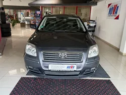 Grau Gebraucht 2005 Toyota Avensis Executive Kombi | 4.290 € (Etwas zu teuer)