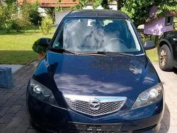 Blau Gebraucht 2006 Mazda 2 Kleinwagen | 800 €