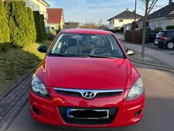 Rot Gebraucht 2010 Hyundai i30 Kleinwagen | 2.950 € (Fairer Preis)