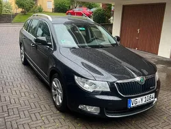Schwarz Gebraucht 2013 Skoda Superb Kombi | 6.500 € (Superpreis)