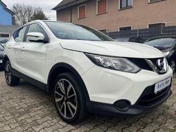 Weiß Gebraucht 2016 Nissan Qashqai Visia SUV | 10.900 € (Fairer Preis)