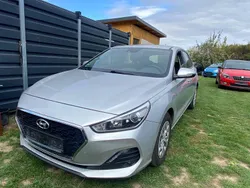 Silber Gebraucht 2019 Hyundai i30 Select Limousine | 7.990 € (Fairer Preis)