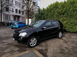 Schwarz Gebraucht 2006 Mercedes ML320 SUV | 6.000 €