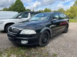 Schwarz Gebraucht 2008 Skoda Octavia Sport Kombi | 1.990 €