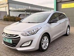 Silber Gebraucht 2014 Hyundai i30 Edition Kombi | 8.970 € (Fairer Preis)