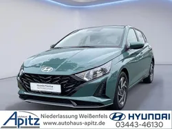 Grün / mangrove green Gebraucht 2024 Hyundai i20 Trend Limousine | 19.990 € (Fairer Preis)