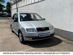 Silber Gebraucht 2000 Skoda Fabia Limousine | 2.450 € (Etwas zu teuer)