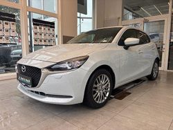 Mondsteinweiß (metallic) Gebraucht 2021 Mazda 2 Kizoku Kleinwagen | 16.950 € (Fairer Preis)