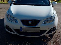 Weiß Gebraucht 2010 Seat Ibiza Style Limousine | 5.200 € (Fairer Preis)
