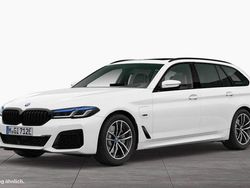 Weiß Gebraucht 2022 BMW 530e M Sport Kombi | 36.511 € (Etwas zu teuer)